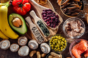 Composition with food products rich in niacin