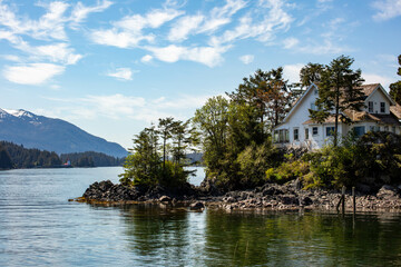 Obraz premium Scenic photograph of Alaska landscape 