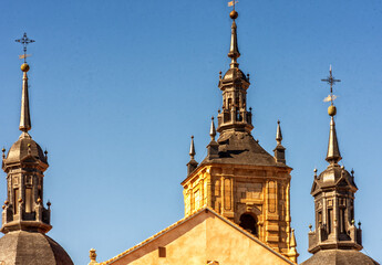 Iglesia de Santo Tomás Apóstol en Orgaz, Toledo, España - obrazy, fototapety, plakaty