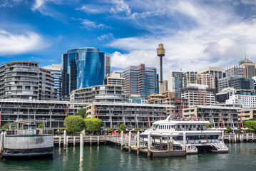 Obraz premium The surrounding scenery of Darling Harbour in Australia and the cruise ship at anchor