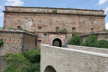 Mauern mit Schießscharten Festung Ehrenbreitstein in Koblenz
