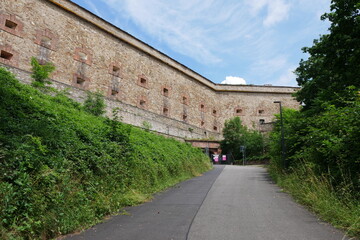 Mauern mit Schießscharten Festung Ehrenbreitstein in Koblenz