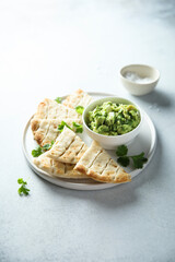 Mashed avocado with fresh flatbread
