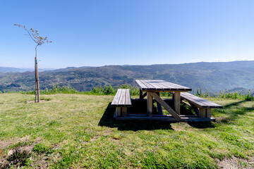 picnic  table