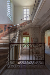 Treppenhaus in einer alten Villa
