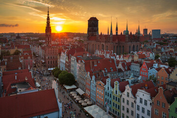 Obraz premium The Main Town of Gdansk at sunset, Poland