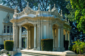 Obraz premium The colonnade in Balboa Park.