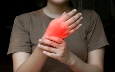 Pain in the hand. Concept of hand pain, arthritis and compartment syndrome. - obrazy, fototapety, plakaty