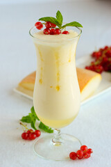 A creamy and velvety vanilla smoothie that delights the palate with its rich and comforting flavor, creating a satisfying and indulgent treat.
