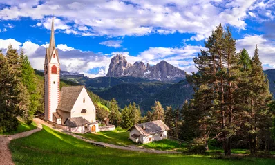 Fototapete Rund Amazing Alpine scenery.  Beautiful Dolomites mountains. view of San Giacomo church near Ortisei village. Val Gardena, South Tyrol, Italy © Freesurf