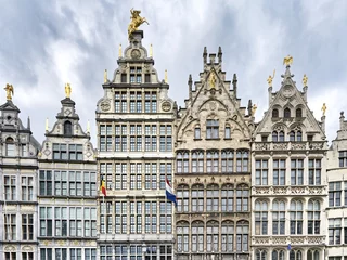 Fototapeten splendidly decorated guild houses at the grote markt in the historic city center of antwerp © gehapromo