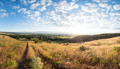 Fototapeta premium Ridge Trail Sunrise