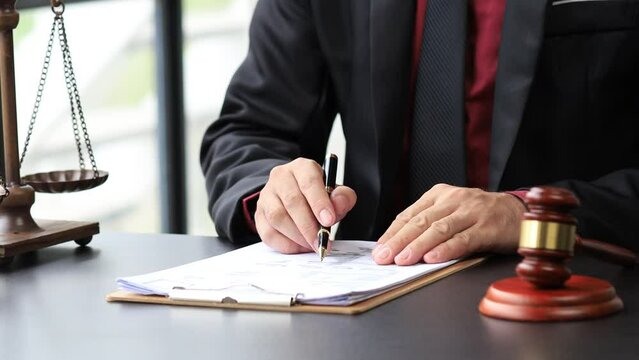 Lawyer concepts to testify to clients and to provide counseling in cases, to provide legal relief, to maintain law and fairness, to proceed with transparency, to attorneys to defend cases in court.