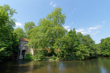 Fototapeta na wymiar Loiret river in Olivet village