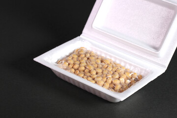 パックに入った納豆