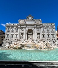 Fototapeta na wymiar Fontana di trevi in Rome
