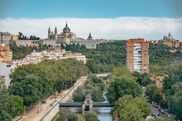 Fototapeta na wymiar view of old spanish architecture in madrid