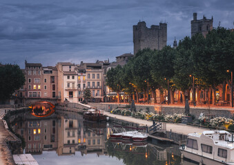 Obraz premium Historic old town of Narbonne with canal, France