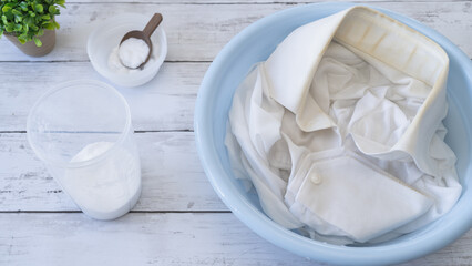 シャツの襟汚れ｜漂白剤(粉末)つけ置きイメージ