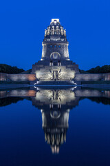 Obraz premium Völkerschlachtdenkmal im Abendlicht, Leipzig, Deutschland