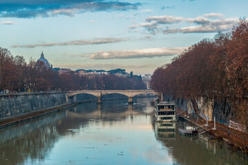 Obraz premium Pont sur le Tibre à Rome
