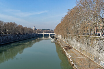 Fototapeta premium Le Tibre à Rome en hiver