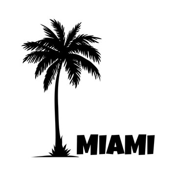 Logo vacaciones en Florida. Letras de la palabra Miami en la arena de una playa con silueta de palmera