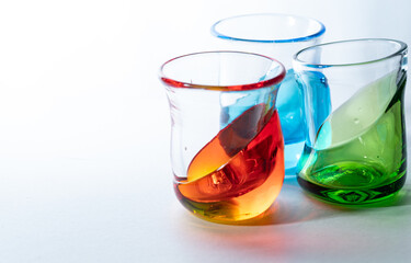 カラフルなガラスの器