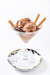 chocolate ice cream with oreo cookies