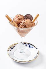 chocolate ice cream with oreo cookies