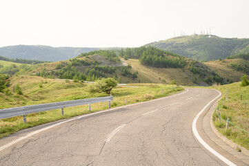 朝日と高原道路
