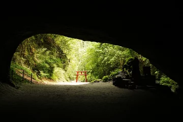 Tuinposter Mizonokuchi Doketsu or Cave in Kagoshima, Japan - 日本 鹿児島 溝ノ口洞穴 © Eric Akashi