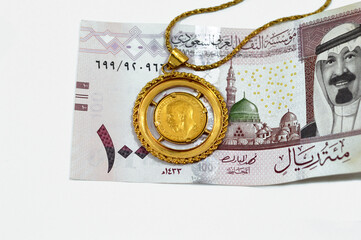 sovereign British gold coin shapes bullion coin features George and dragon Jewellery or jewelry on...