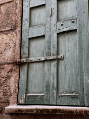 Volet sur bâtiment détails