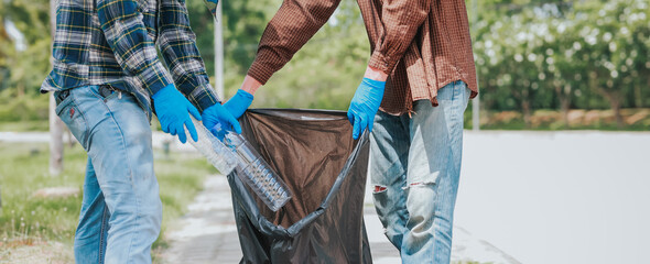 Garbage collection, volunteering, friendly to the environment and the ecosystem. Keep plastic bottles in black bags, clean the park, avoid pollution.