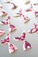 Mermaid pretzel twists