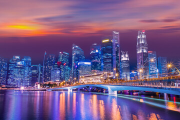 Fototapeta premium Singapore city skyline at twilight, View of Marina Bay 