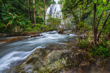 Obraz premium Khlong Lan waterfall, Beautiful waterfall in Kamphaeng Phet province, ThaiLand.