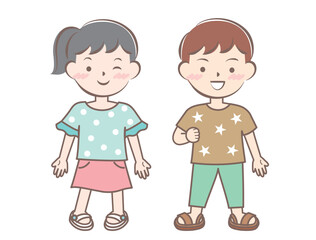 半袖の服を着た笑顔の子供たち　夏　全身