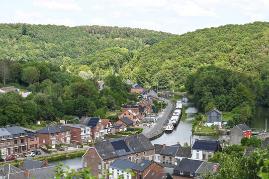 Belgique Wallonie Thuin Sambre riviere navigation bateau plaisance