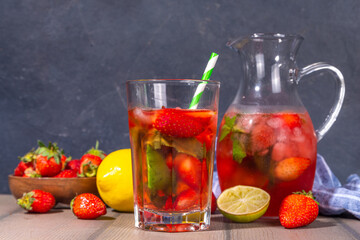 Strawberry iced lemonade