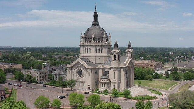 Aerial close-up panning shot of the immense Cathedral of Saint Paul in Minnesota. 4K