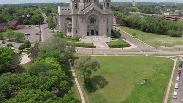 Aerial close-up shot tilting up to reveal the impressive Cathedral of Saint Paul in Minnesota. 4K