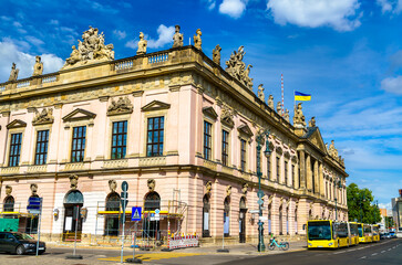 Obraz premium German Historical Museum with Ukrainian Flag in Berlin, Germany