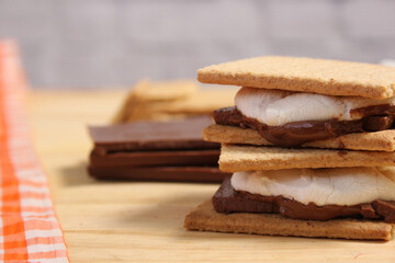 Smores. Marshmallow with Chocolate and Graham Crackers