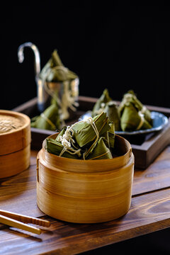 zongzi, kicang in bamboo basket
