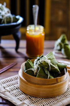 zongzi, kicang in bamboo basket