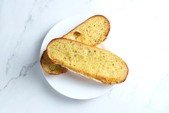 Garlic bread dish