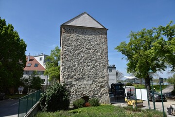 Fototapeta na wymiar Turm des römischen Kastells Comagena in Tulln an der Donau, Österreich, 04.05.2023