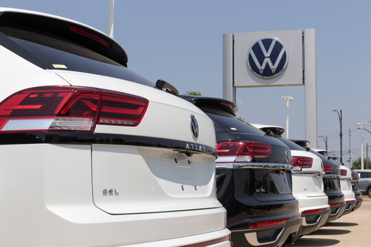 Volkswagen Atlas display at a dealership. VW offers the Atlas in SE, SEL, and SEL Premium models.